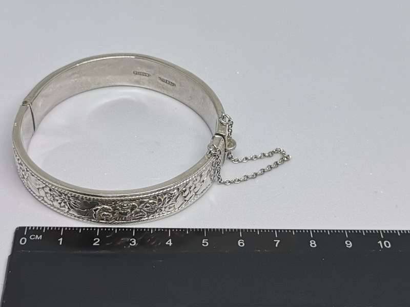 Detailed Silver Bangle