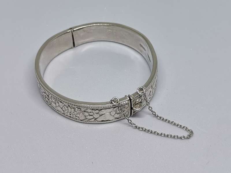 Detailed Silver Bangle