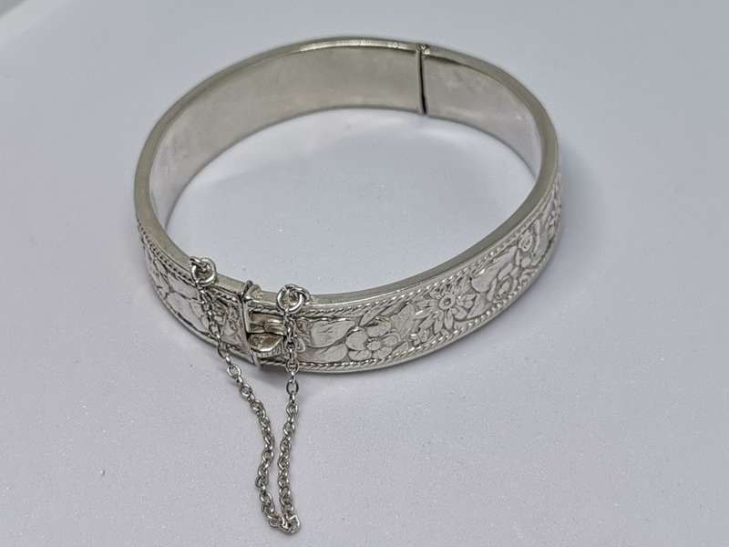 Detailed Silver Bangle