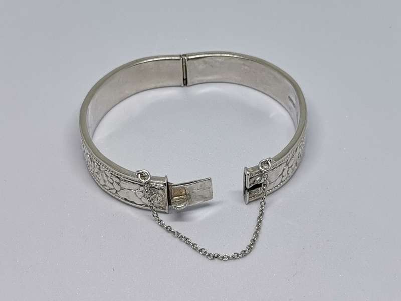 Detailed Silver Bangle