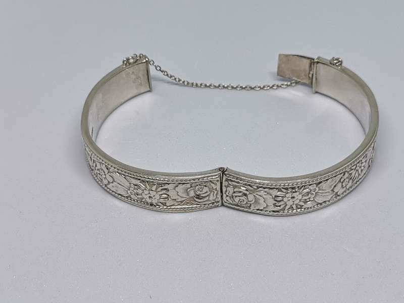 Detailed Silver Bangle