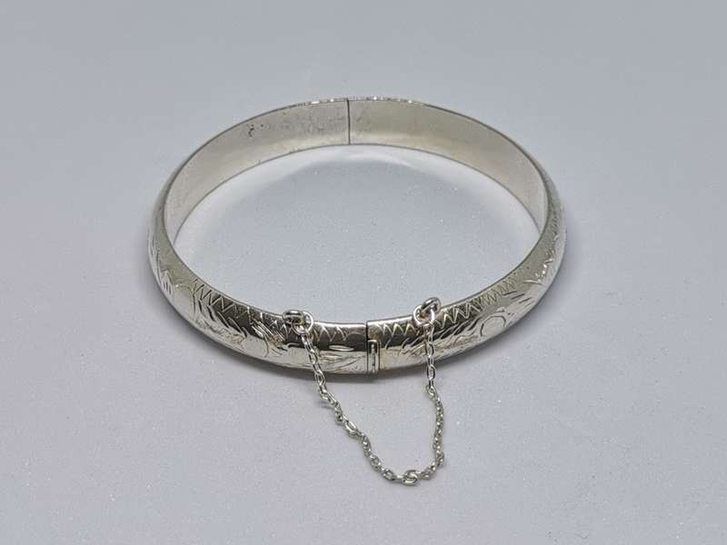 Detailed Silver Bracelet