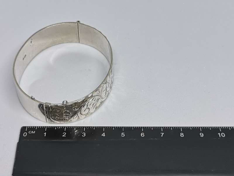 Detailed Silver Bracelet