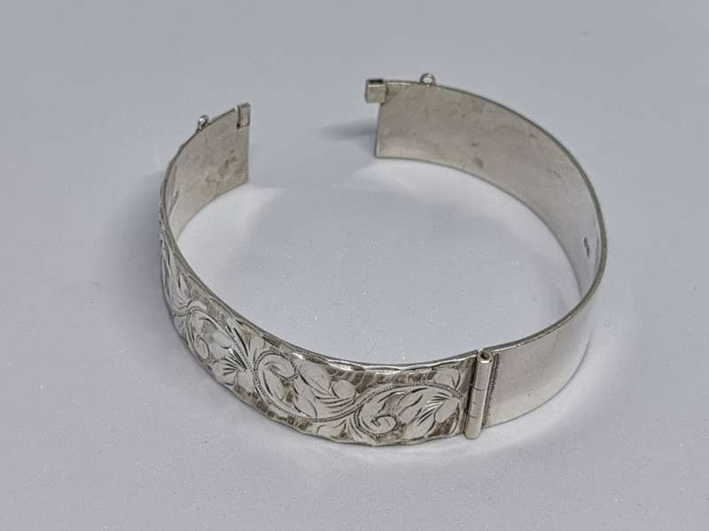 Detailed Silver Bracelet