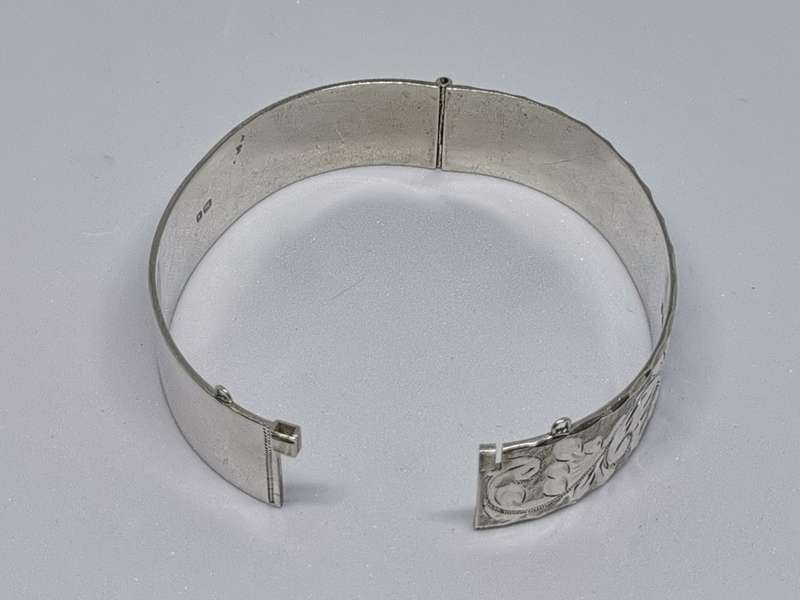 Detailed Silver Bracelet