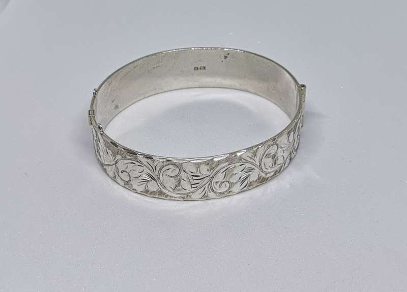 Detailed Silver Bracelet