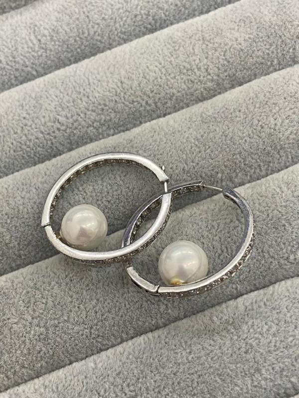 Silver Pearl Earrings