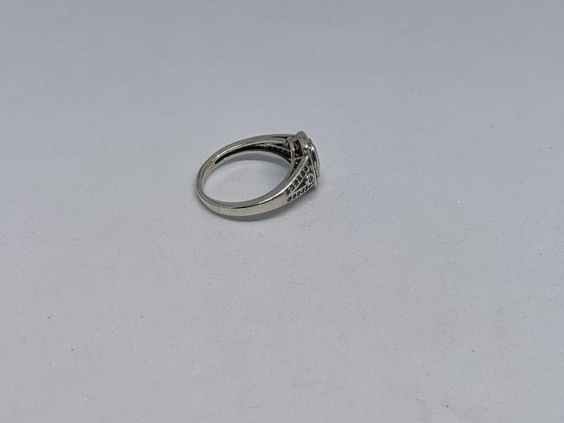 Gorgeous Silver Sapphire Ring