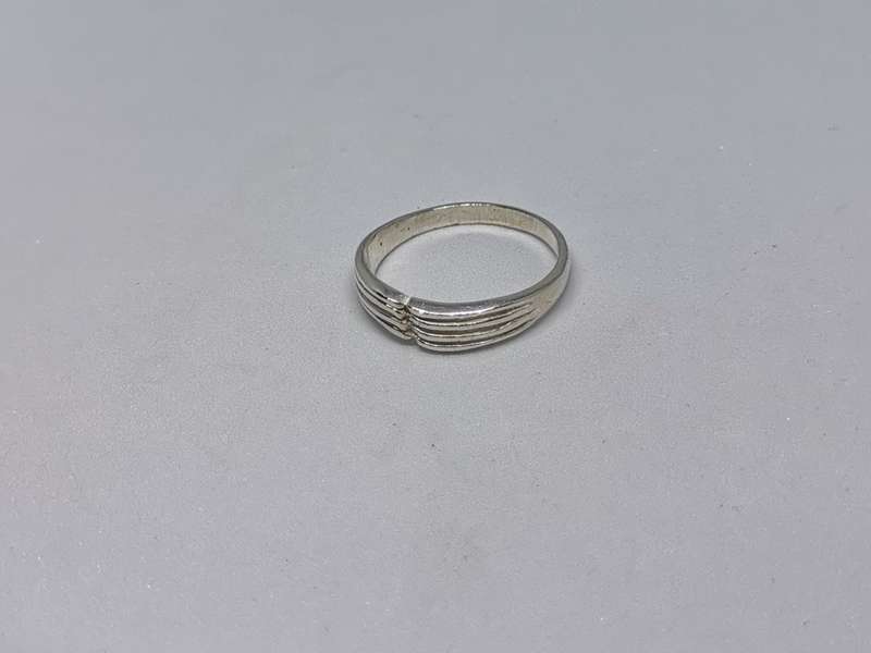 *R1 Auction* Unique Silver Ring