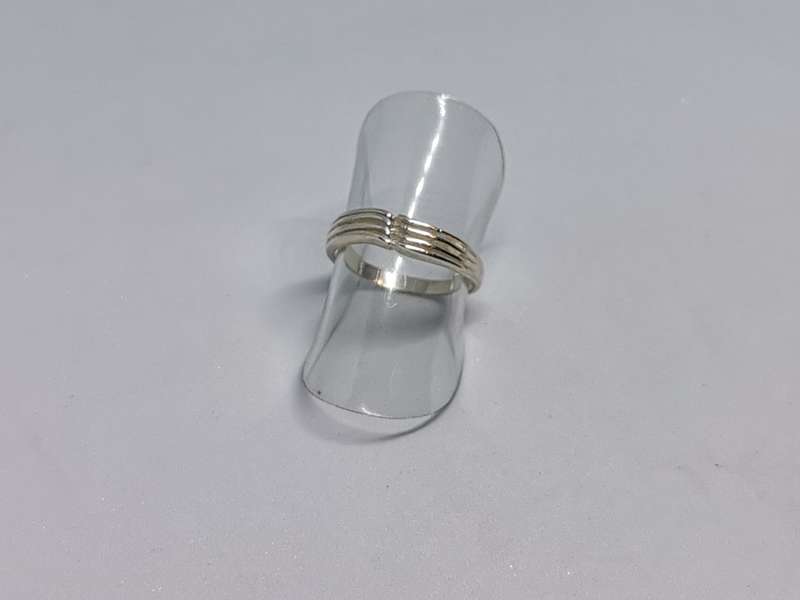 *R1 Auction* Unique Silver Ring