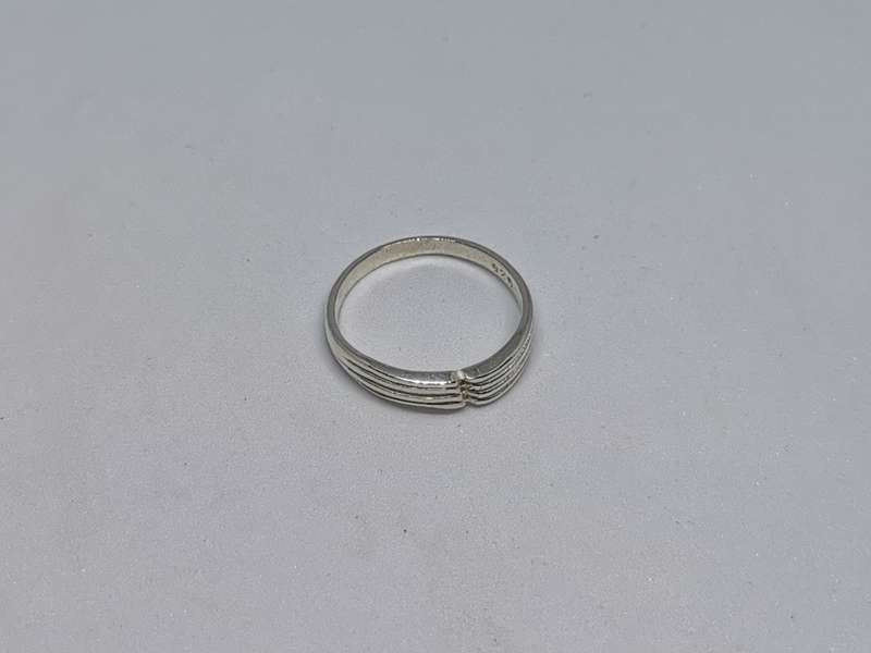 *R1 Auction* Unique Silver Ring