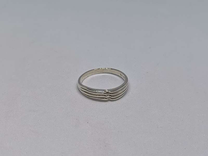 *R1 Auction* Unique Silver Ring