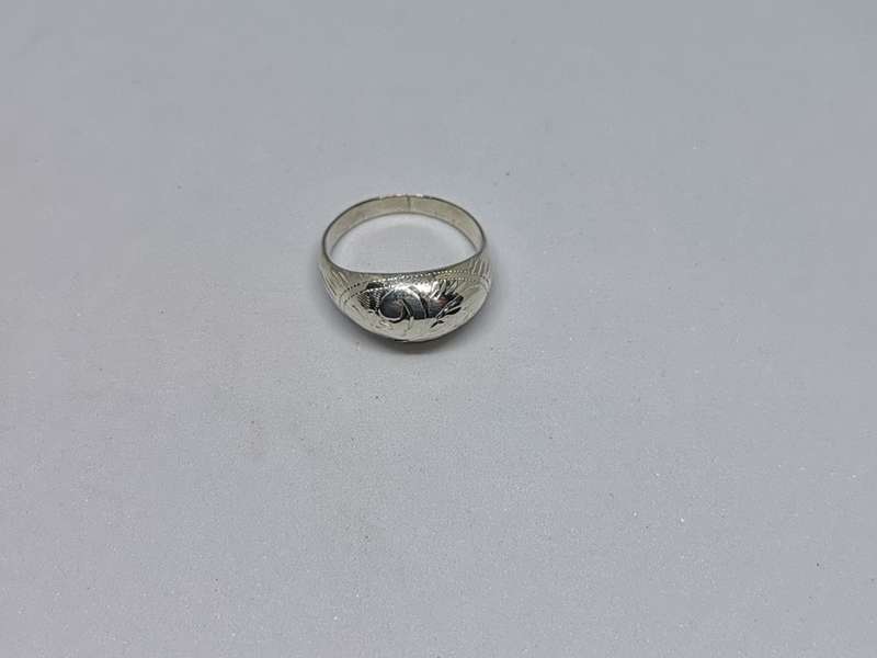 *R1 Auction* Detailed Silver Dome Ring