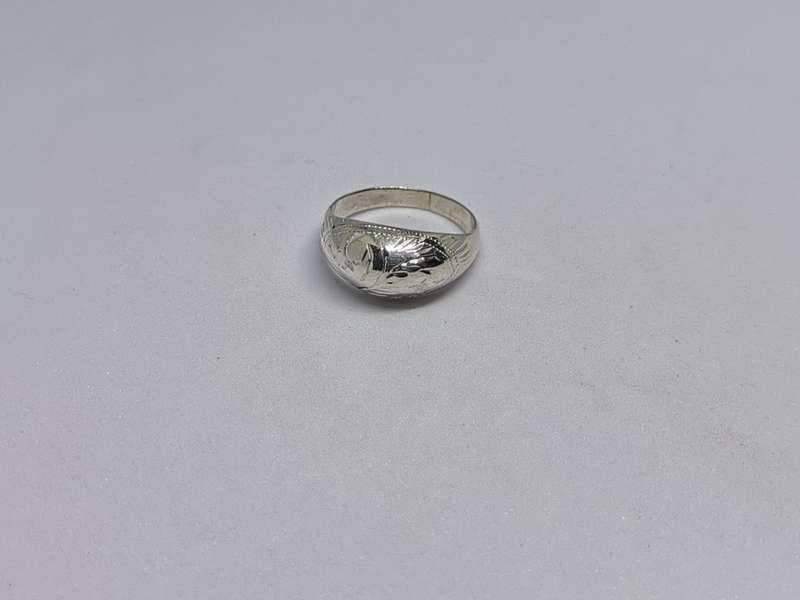 *R1 Auction* Detailed Silver Dome Ring