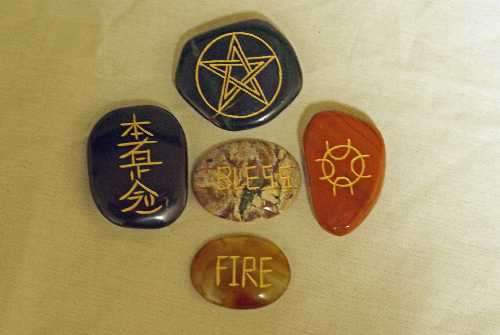 ENGRAVED STONES