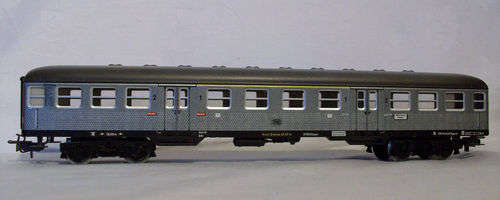 Marklin HO 4043 Suburban bogie coach