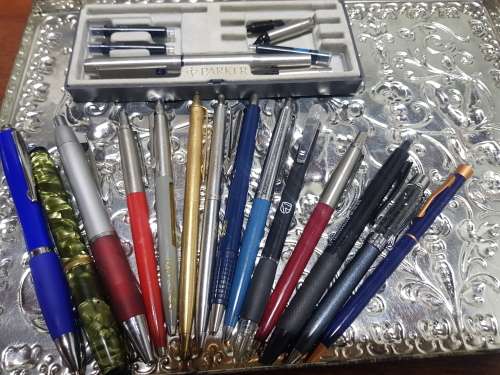 ALL SORTS OF PEN PARKER / PAPER MATE / CALLIGRAPHY SET