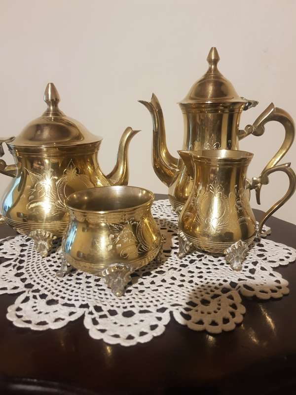 VINTAGE BRASS TEA/COFFEE SET IN PRISTINE CONDITION