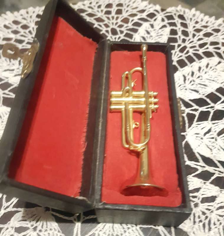 BRASS DISPLAY MINIATURE TRUMPET