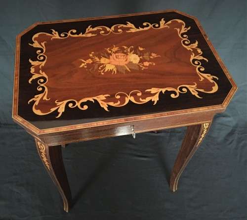 Vintage Italian Marquetry Jewelery Table fitted with Swiss Reuge Music Box