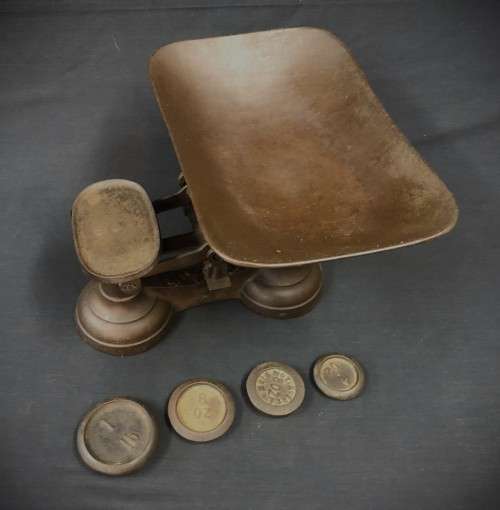 Small Vintage Cast-Iron Scale