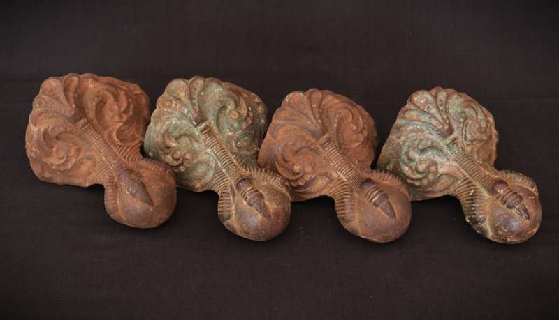 Set of Vintage Cast-Iron Eagle-Claw Bath Feet
