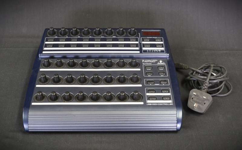 Behringer BCR2000 USB/MIDI Controller Desk