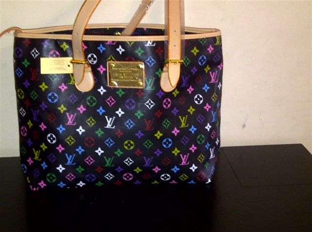 LOUIS VUITTON