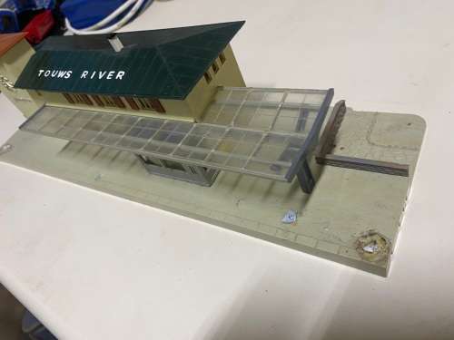 HO scale Train Station