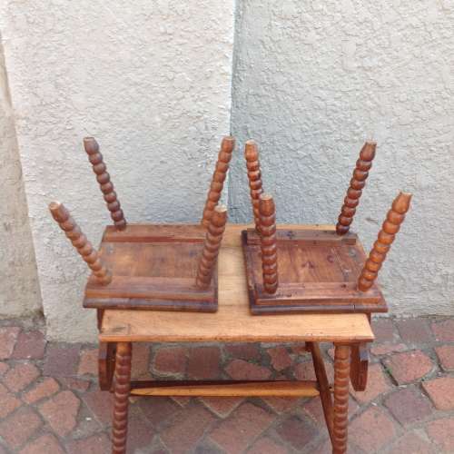 Kids solid oak table and 2 chairs  in good condition needs a clean and polish see pics.