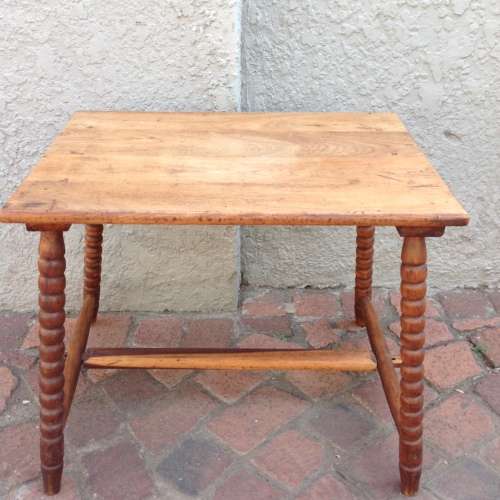 Kids solid oak table and 2 chairs  in good condition needs a clean and polish see pics.