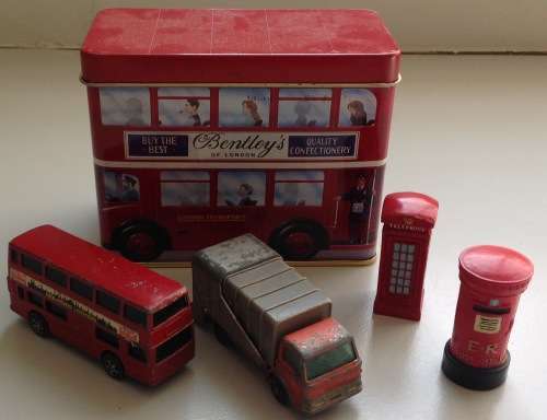 5 Different London memrobilia  see pics and description