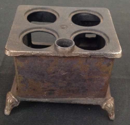 VINTAGE MINI CAST IRON  COAL STOVE AS FOR REPAIR OR SPARES. NO NAME.