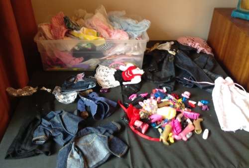 JOB LOT BARBIE CLOTHING AND SMALL ACCESSORIES OVER 100 PIECES ALL IN GOOD CONDITION
