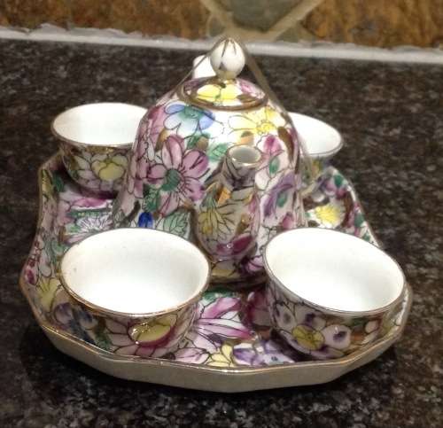 SWEET LITTLE TEA/ SAKI SET TRAY MARKED SEE PICTURES.