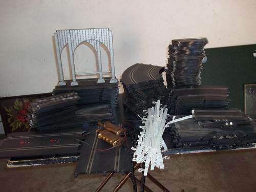 JOBLOT OF 145 PIECES OF SCALEXTRIC TRACKS AND ACCESORIES