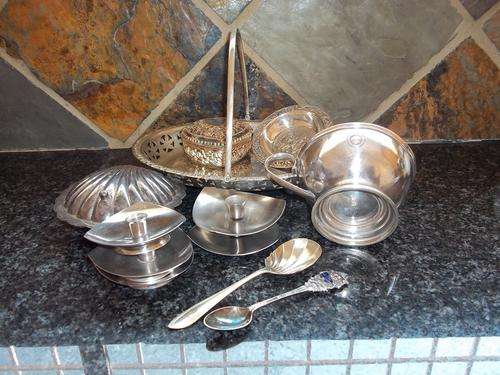 E.P.NS. BONANZA 12 PIECES OF GOOD QUALITY SILVER PLATE