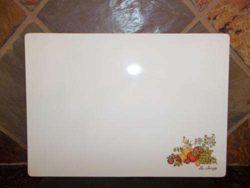 CORNINGWARE COUNTER SAVER LA SAUGE  IN NEW CONDITION.