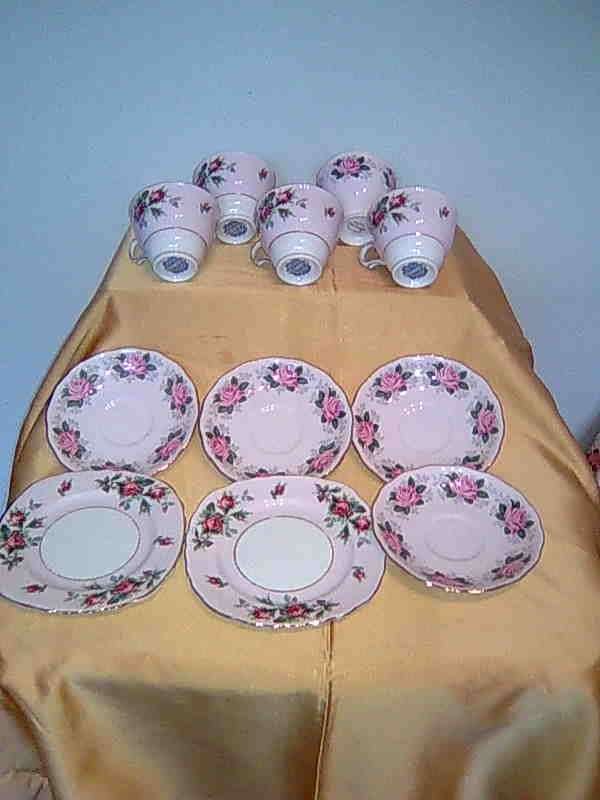 11 PIECES ENGLISH BONE CHINA ODDMENTS