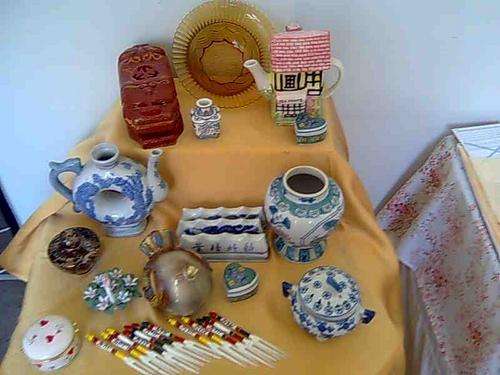 30 ASSORTED BRIC A BRAC ALL IN GOOD CONDITION