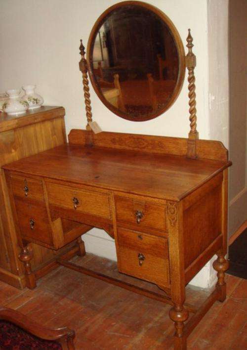 Oak Barley Twist Dressing Table, Circa 1920's