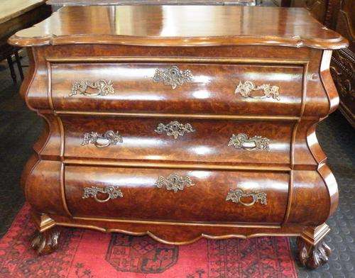 Dutch burr walnut commode early 20th century