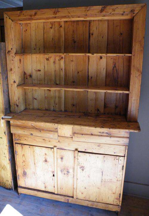 Oregon kitchen dresser