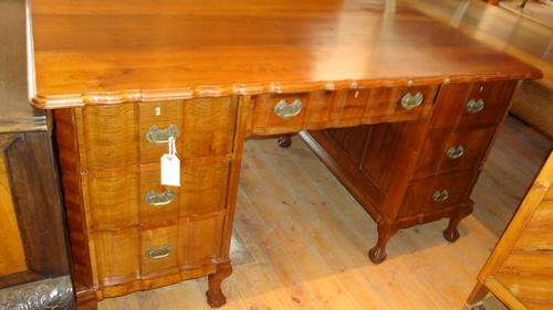 Nice Imboya Ball and Claw Large Desk