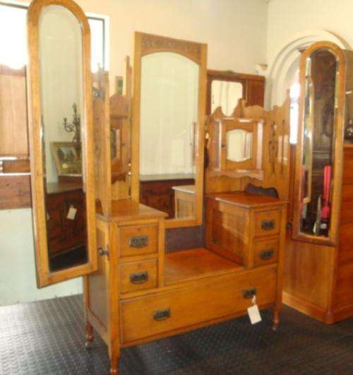 Oak " Batwing " Circa 1920's Dressing Table