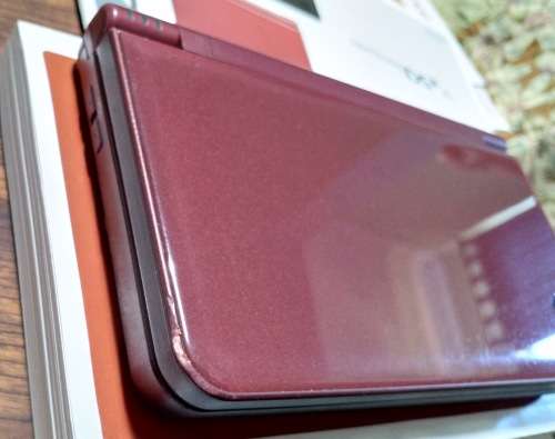 Nintendo DSi XL - (NDS) - including MT Cart (Gateway compatible) and SD cards