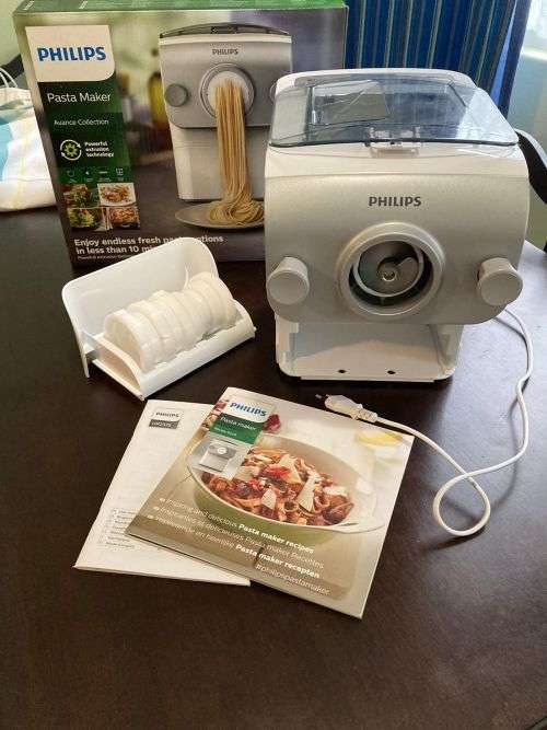 Philips Avance Series Pasta Maker in excellent condition in original box with everything
