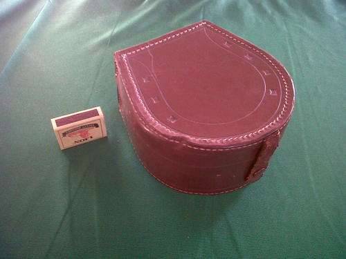 LEATHER HORSE SHOE HOLDER