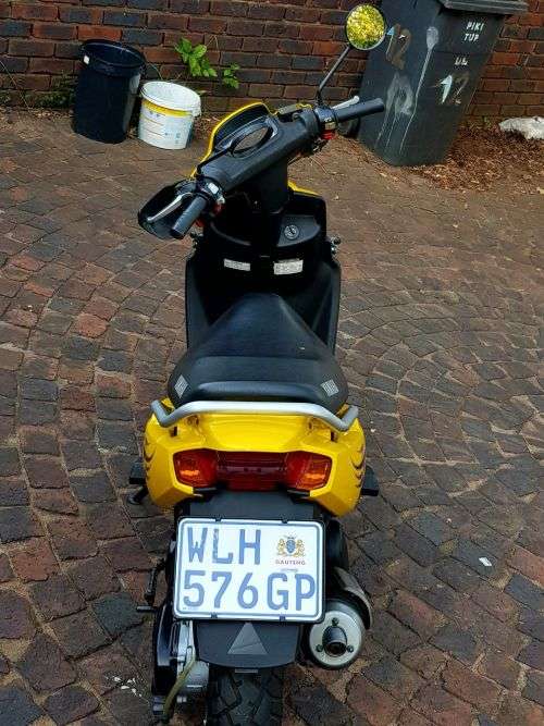 Yamaha BWS 100 - Yellow