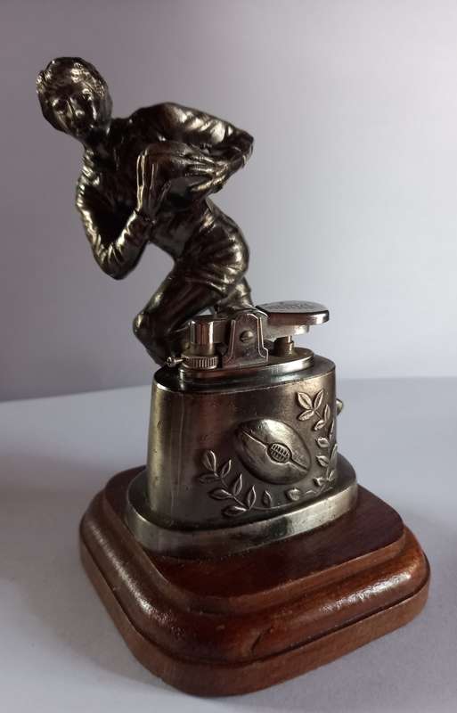 Vintage table lighter
